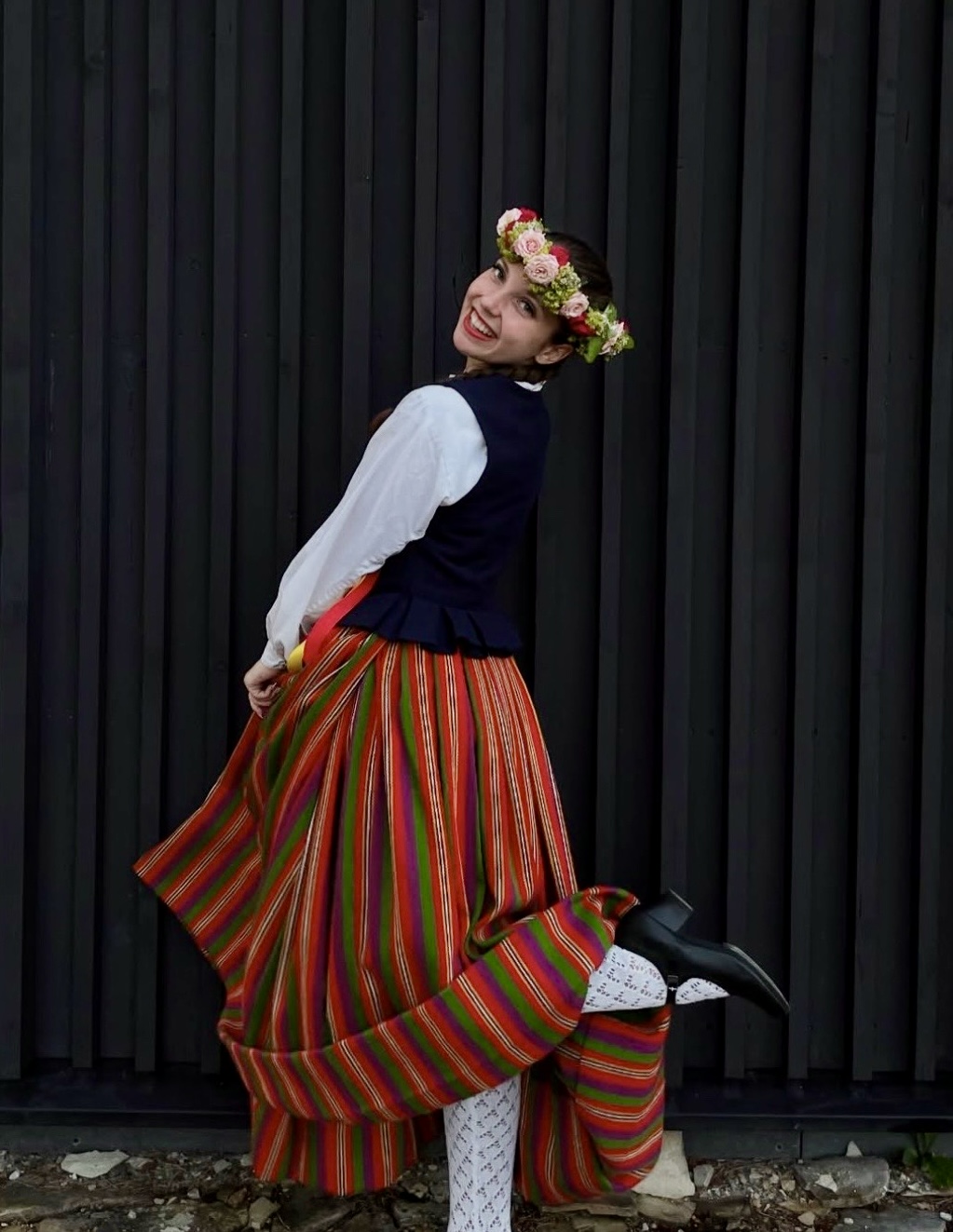 Karīna in traditional Latvian folk costume